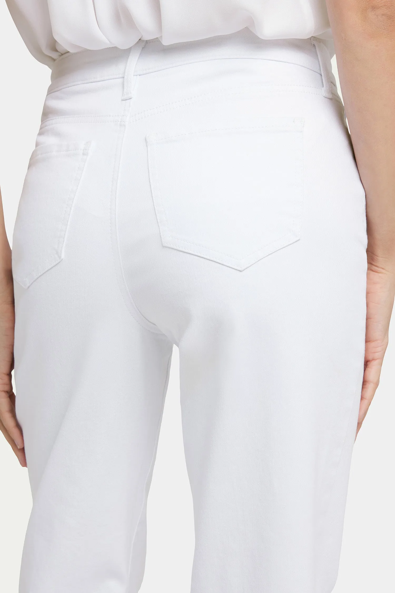 Bailey Relaxed Straight Ankle Jeans In Petite - Optic White