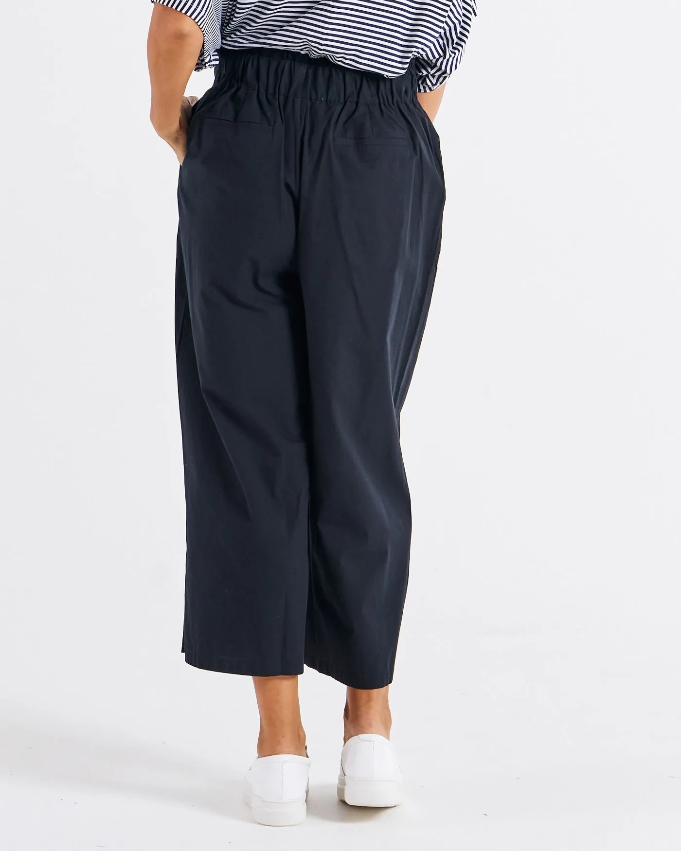 Betty Basics Cabo Crop Pant Black
