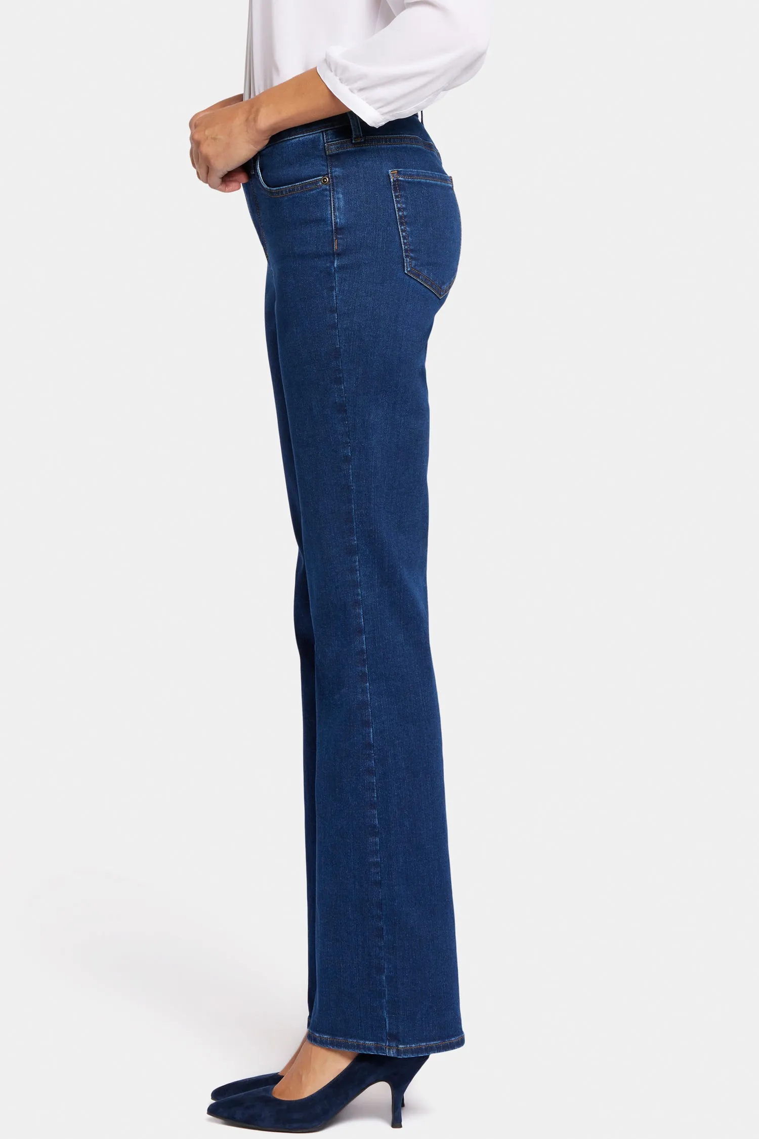 Blake Slim Flared Jeans In Petite - Quinn