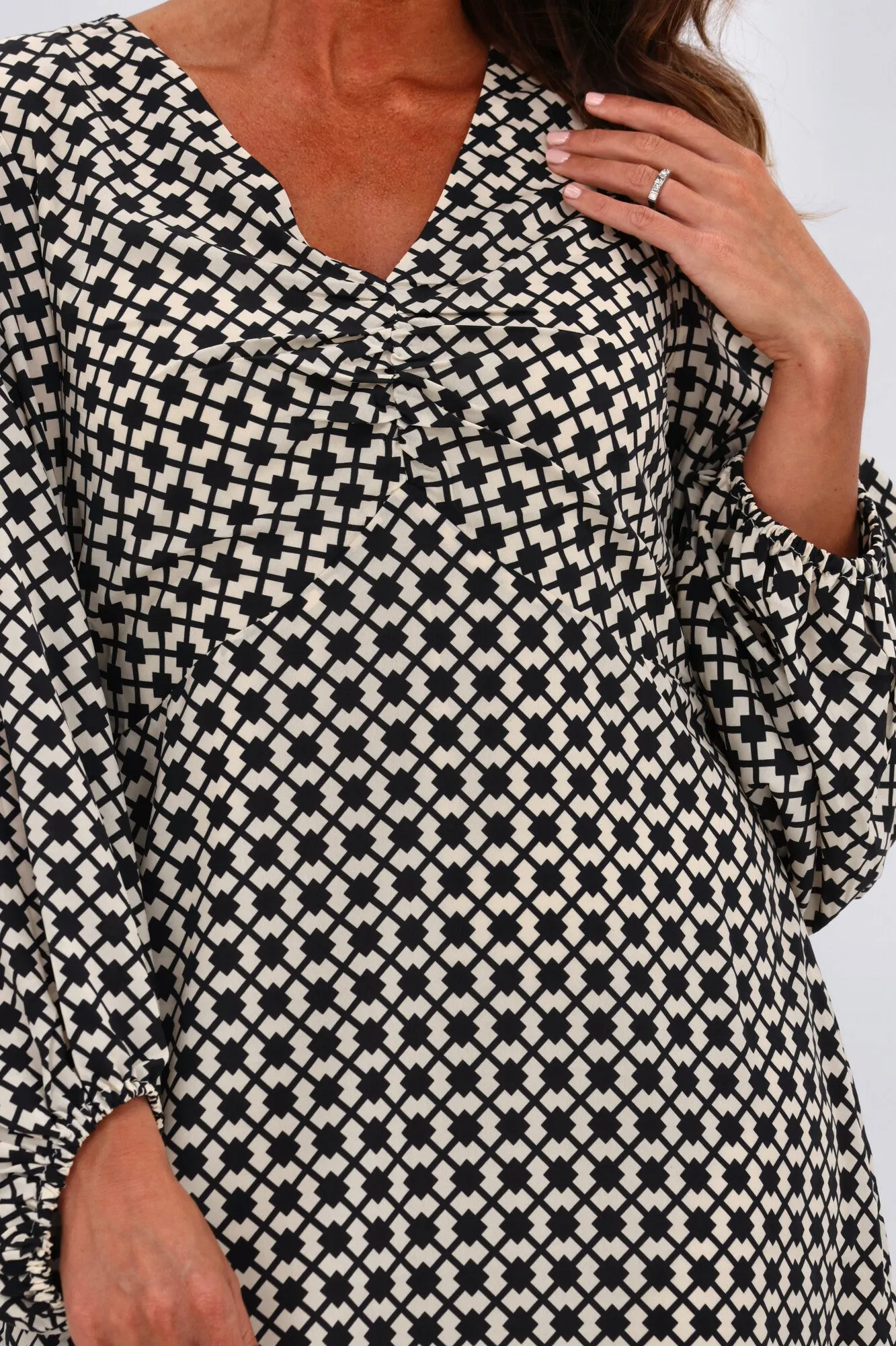 Gloss by Shine On Medici Puff Sleeve Dress Squares Geo Print
