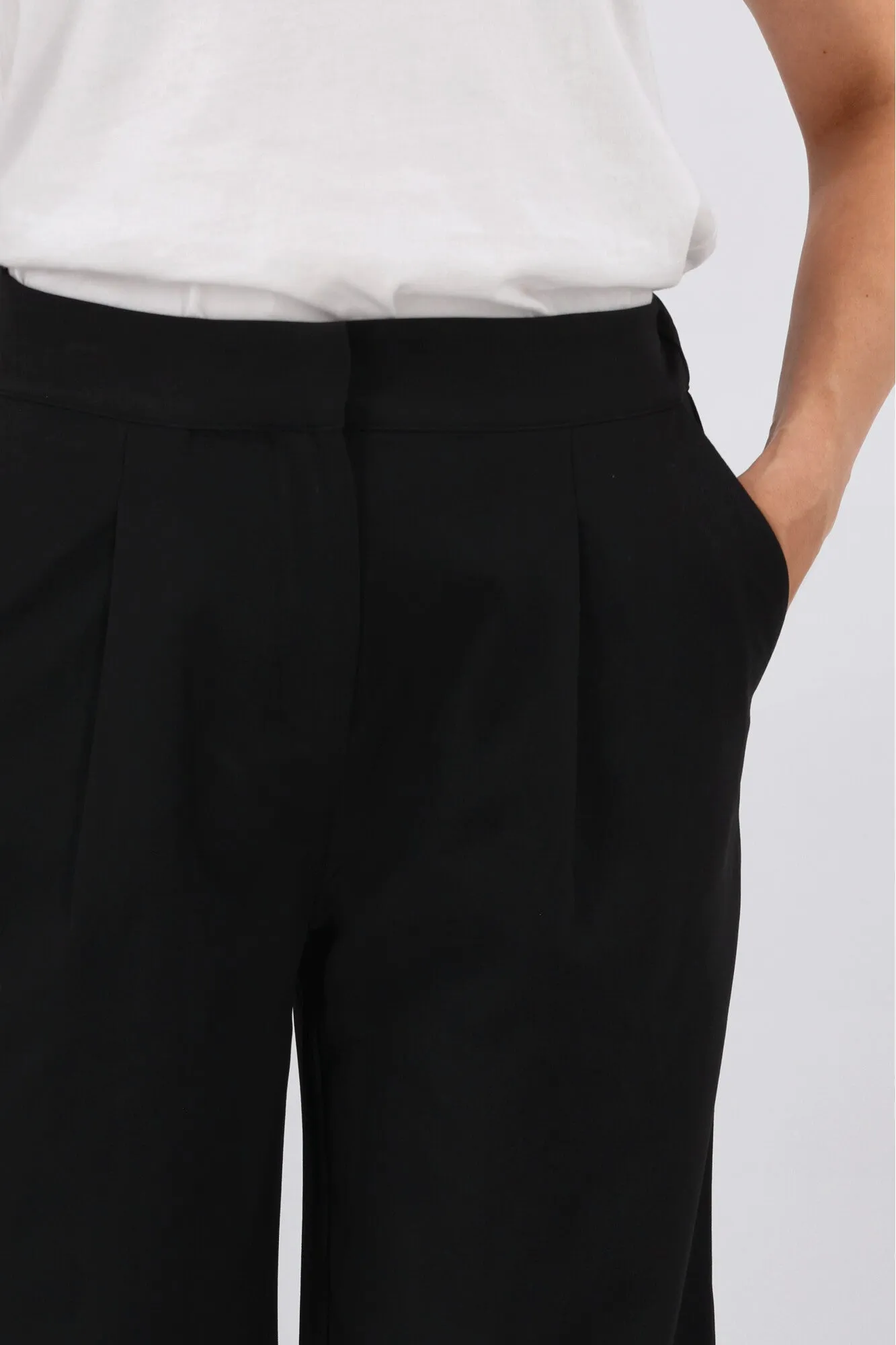 Gloss The Label Lucia Wide Leg Pant Black