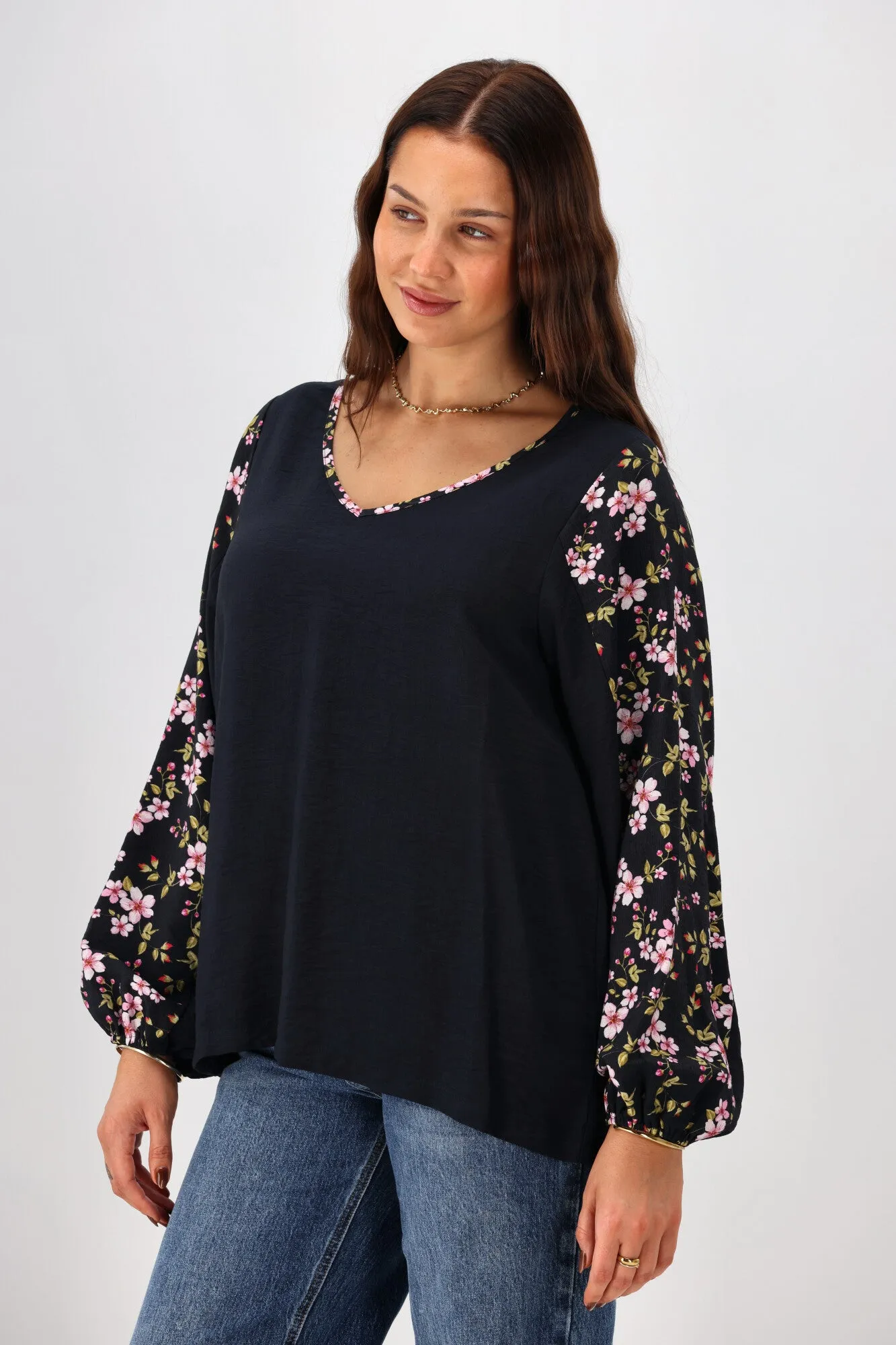Gloss The Label Yara Split Sleeve Top Enchanted Floral