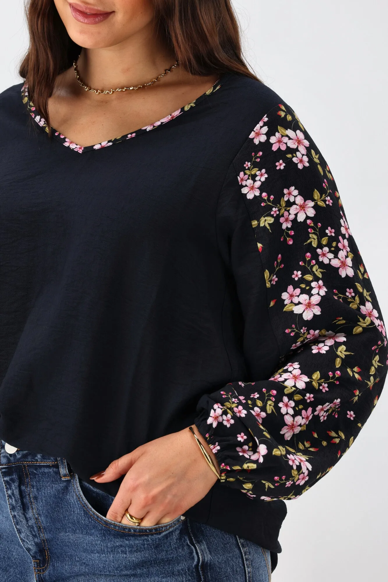 Gloss The Label Yara Split Sleeve Top Enchanted Floral