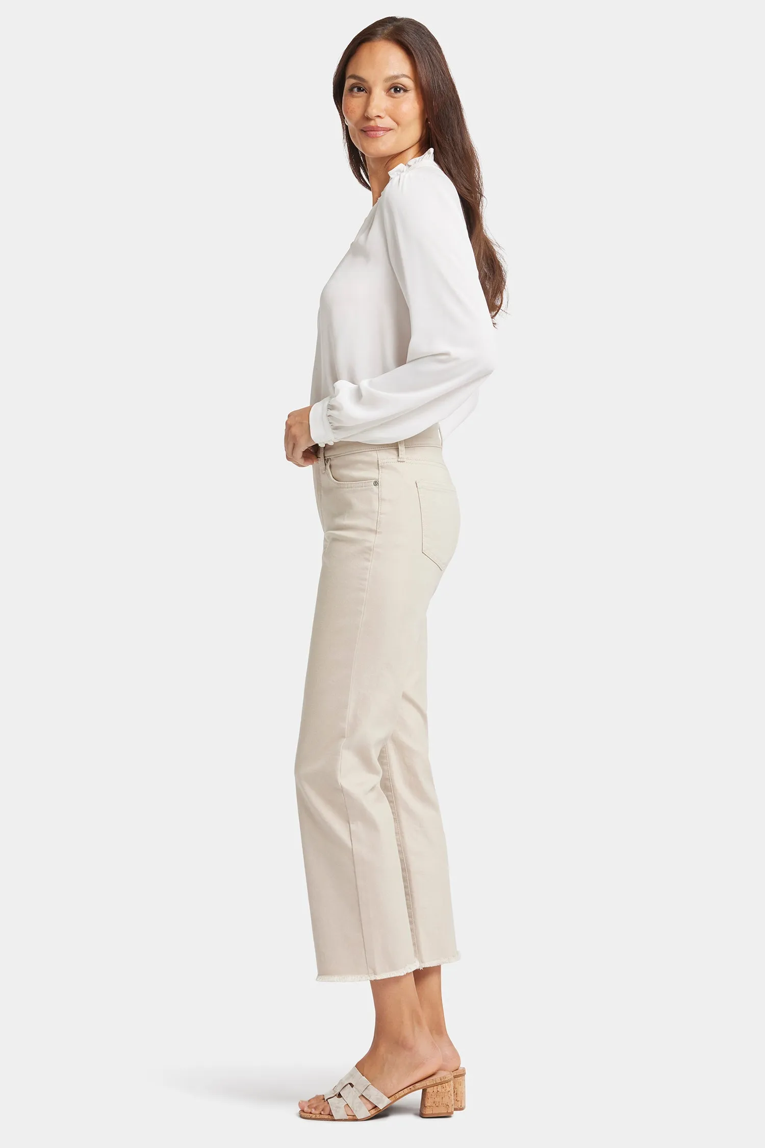 Marilyn Straight Ankle Jeans In Petite - Feather