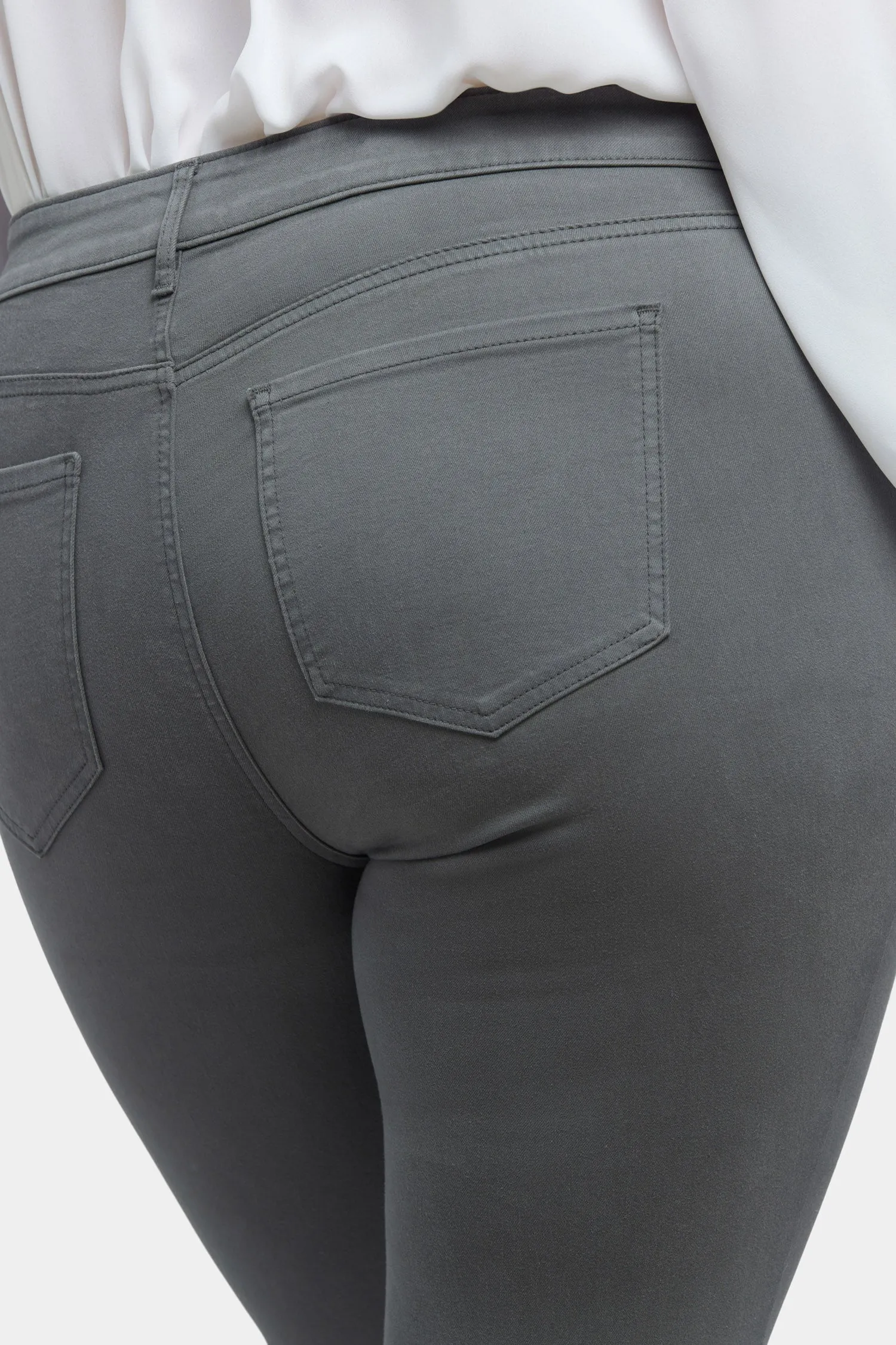 Marilyn Straight Jeans In Plus Size - Vine Leaf