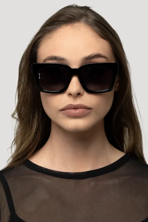 Otra Alba Sunglasses Black