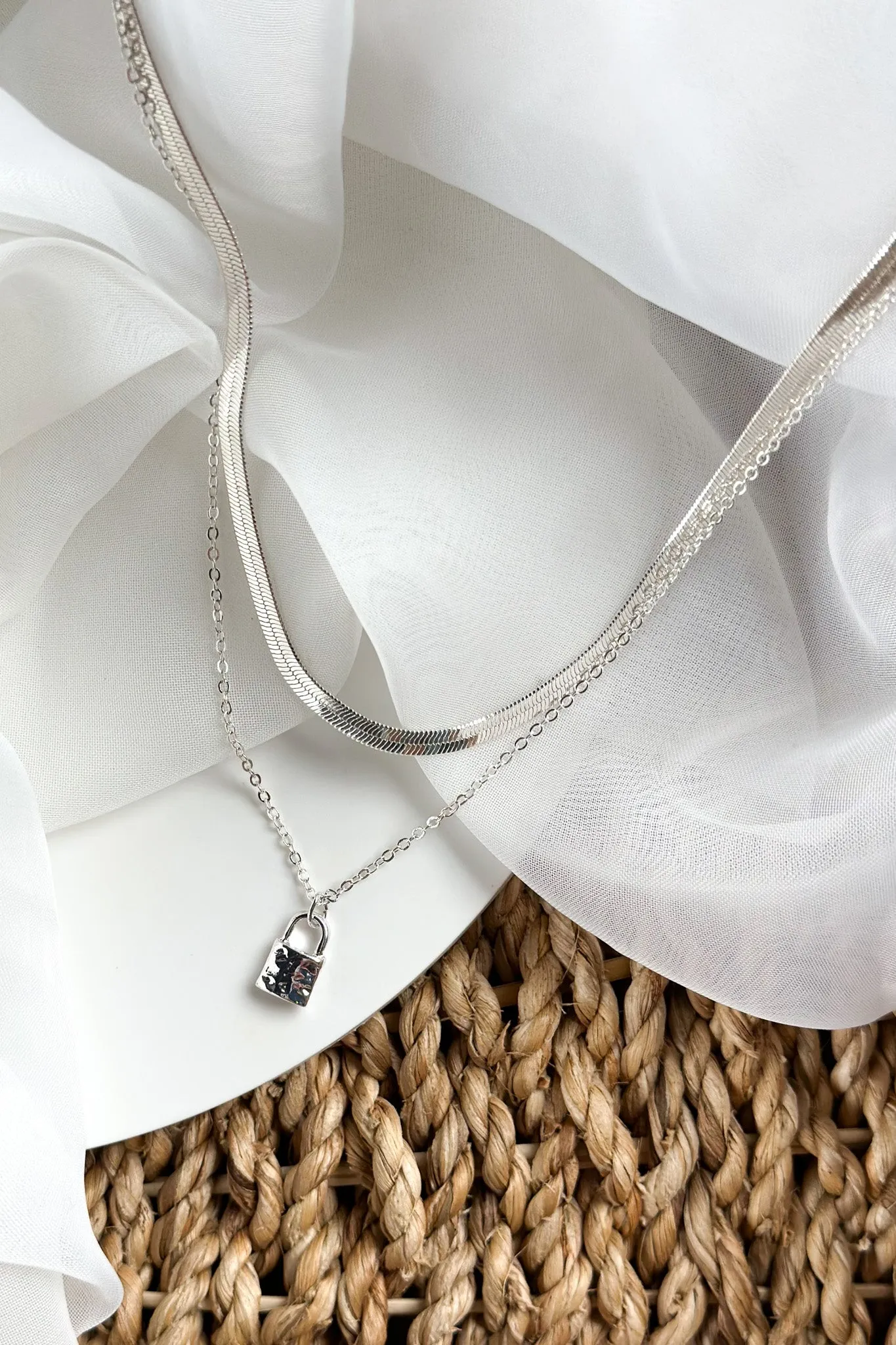 Shine On Label Lock Necklace Silver