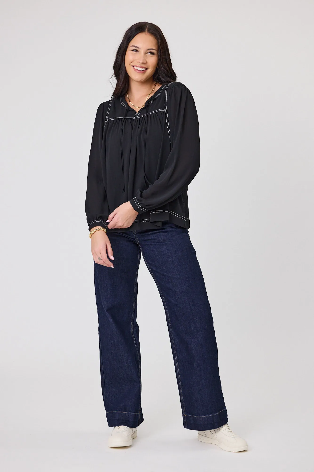Shine On Label Tare Stitched Detail Top Black / Natural Thread Contrast