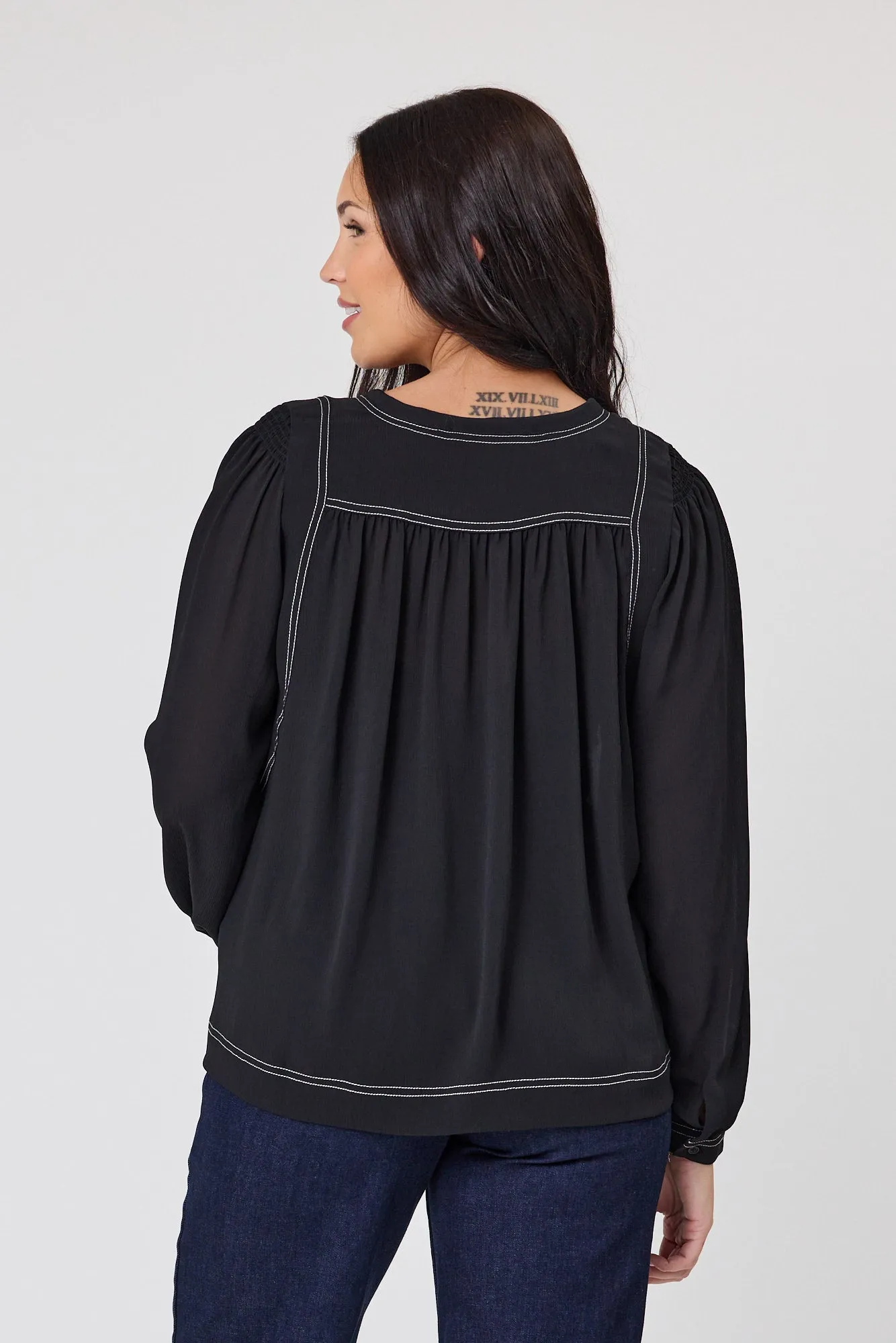 Shine On Label Tare Stitched Detail Top Black / Natural Thread Contrast