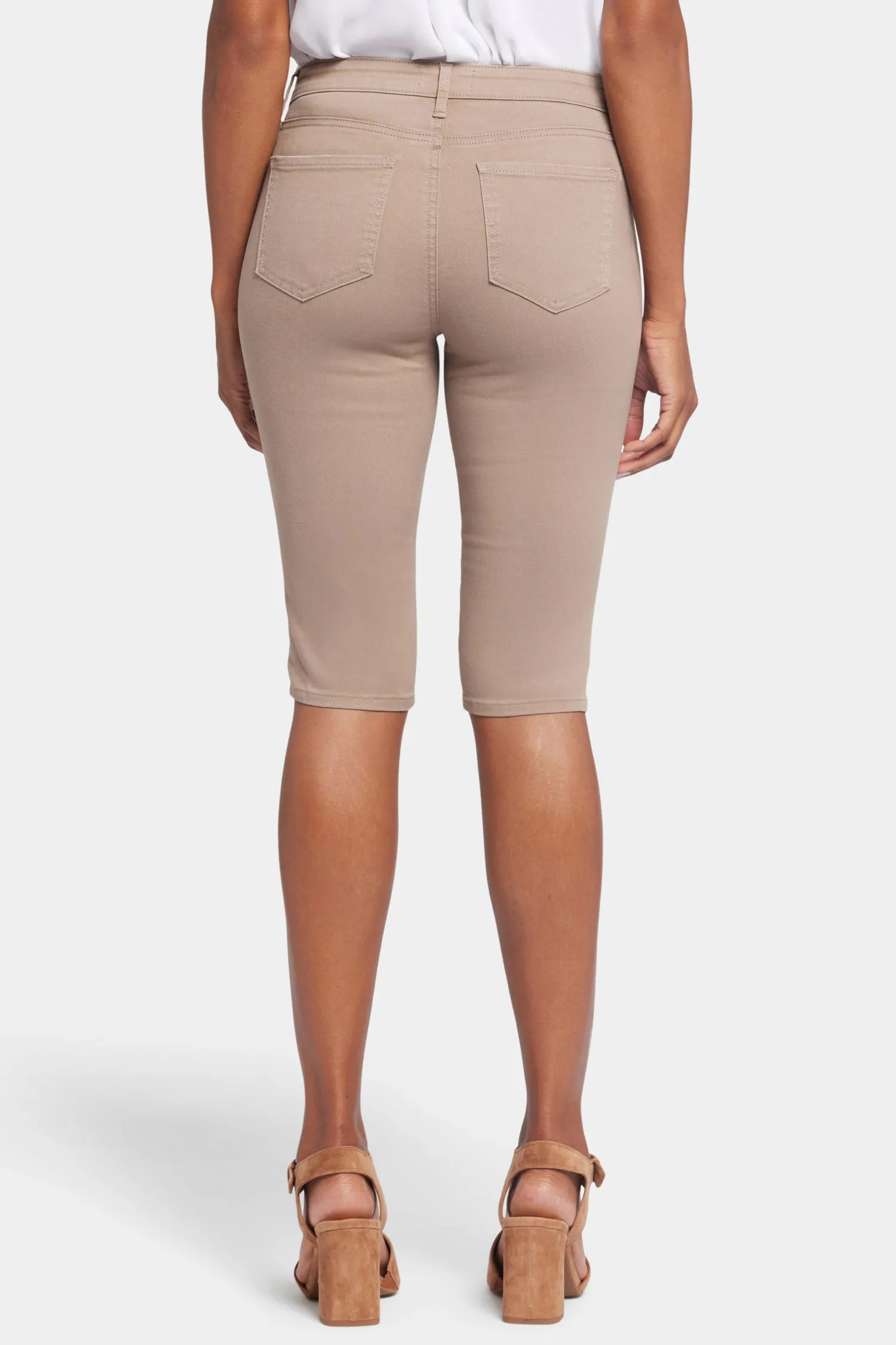 Sophie Bike Capri Jeans In Petite - Saddlewood